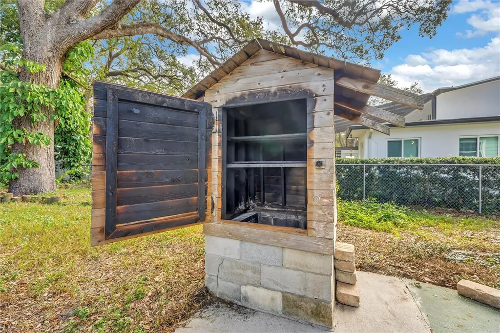 1019 Woodcrest Avenue Clearwater FL 33756