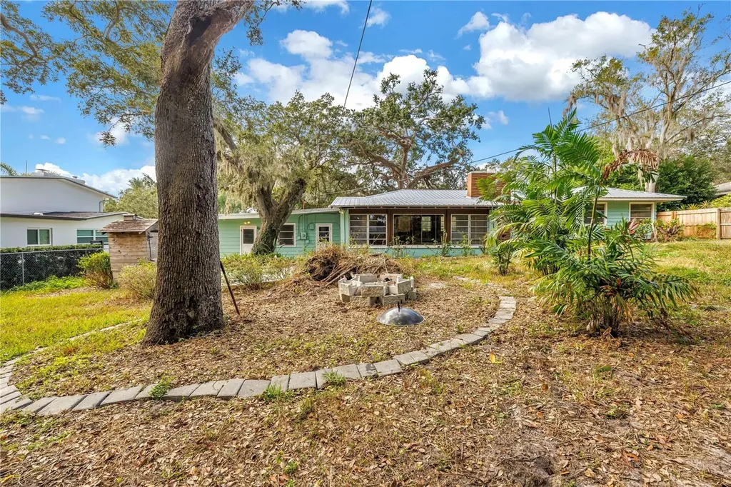 1019 Woodcrest Avenue Clearwater FL 33756