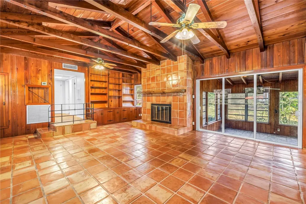 1019 Woodcrest Avenue Clearwater FL 33756