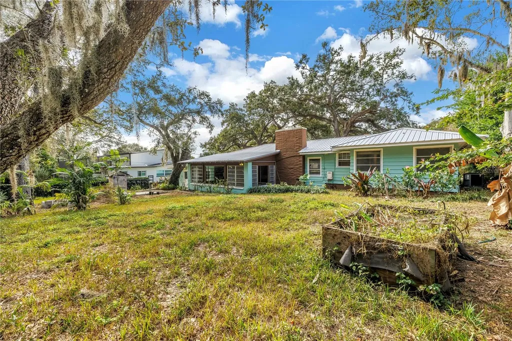 1019 Woodcrest Avenue Clearwater FL 33756