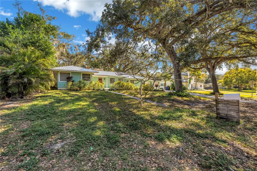1019 Woodcrest Avenue Clearwater FL 33756
