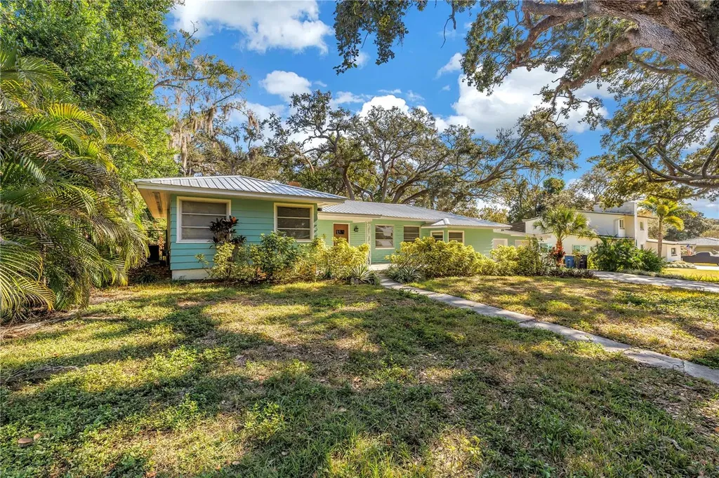 1019 Woodcrest Avenue Clearwater FL 33756