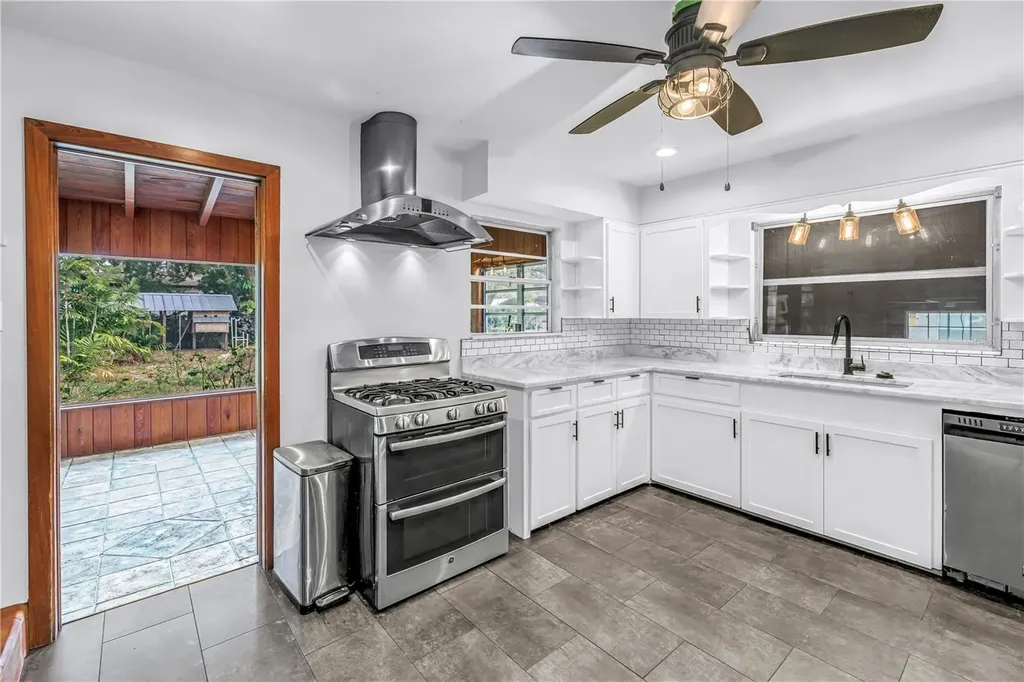 1019 Woodcrest Avenue Clearwater FL 33756