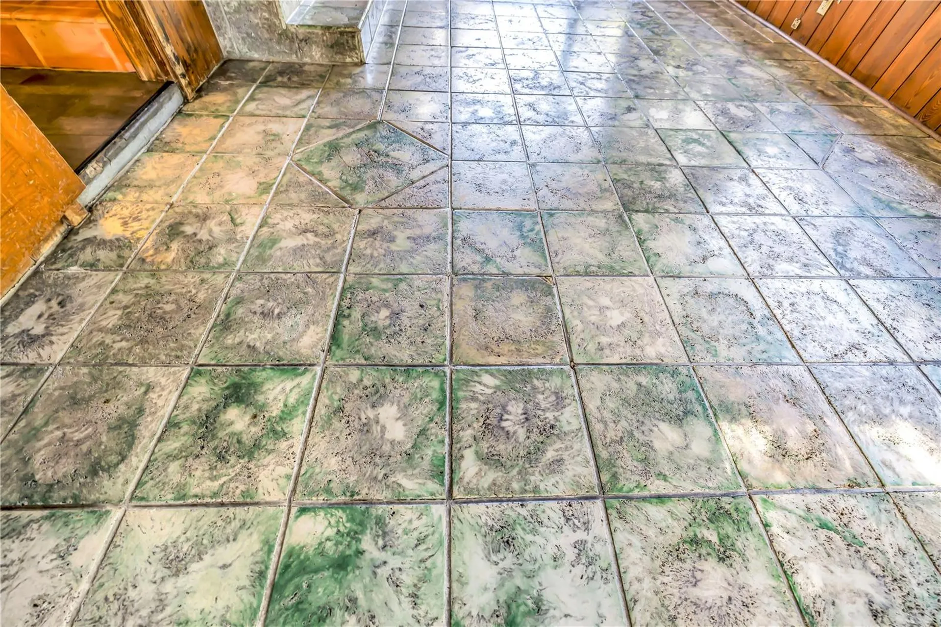 1019 Woodcrest Avenue Clearwater FL 33756