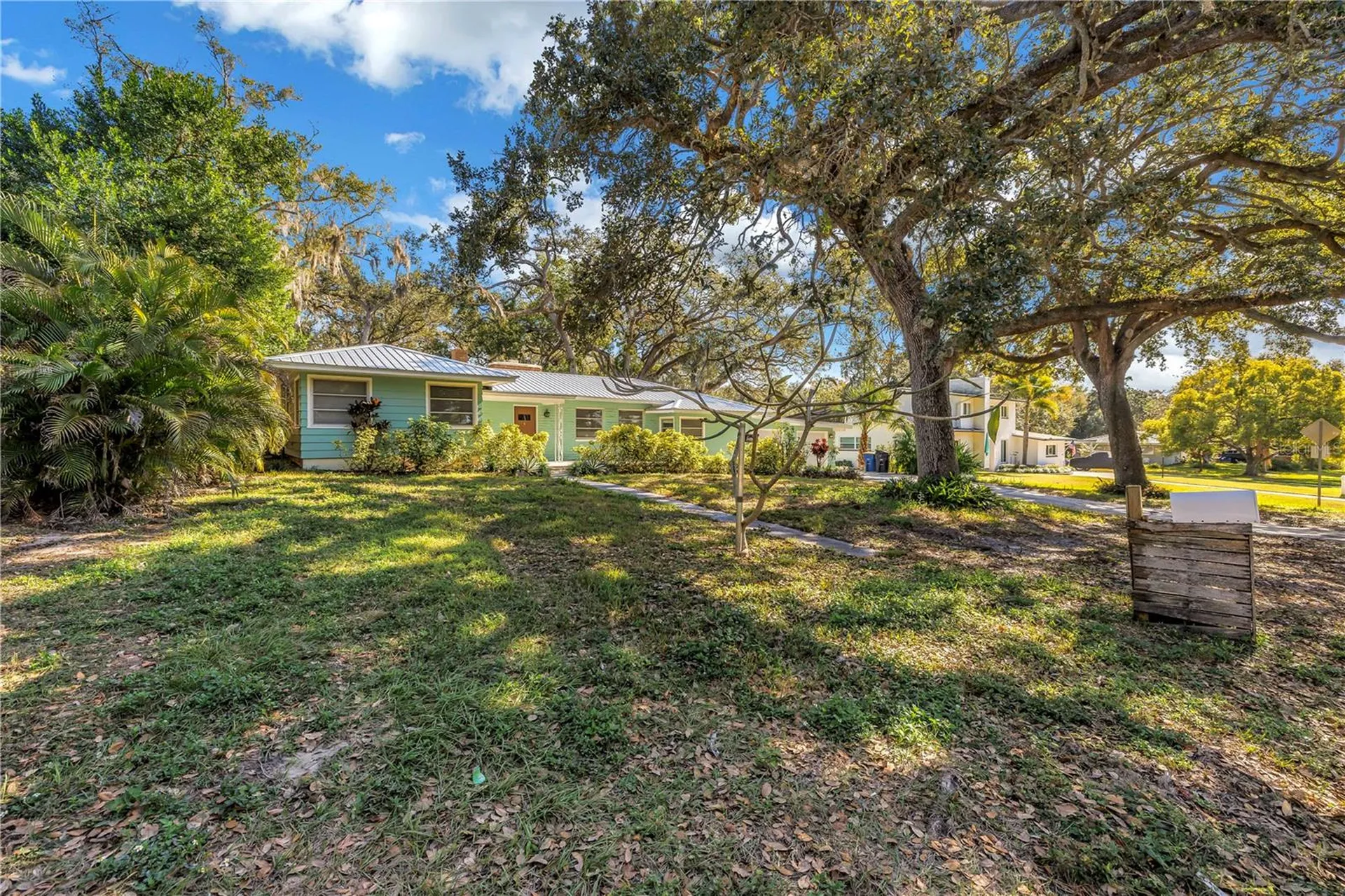 1019 Woodcrest Avenue Clearwater FL 33756