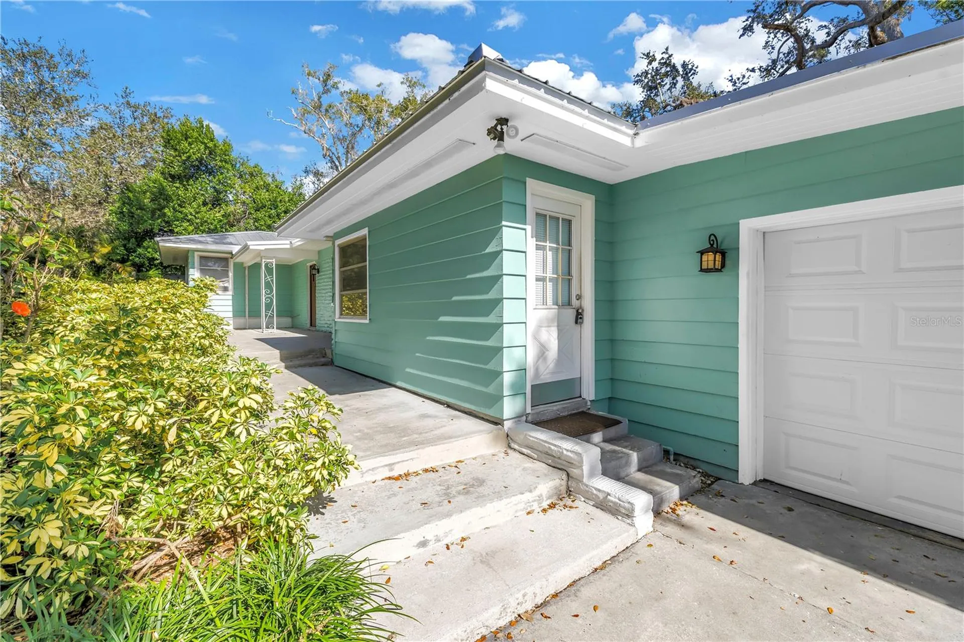 1019 Woodcrest Avenue Clearwater FL 33756