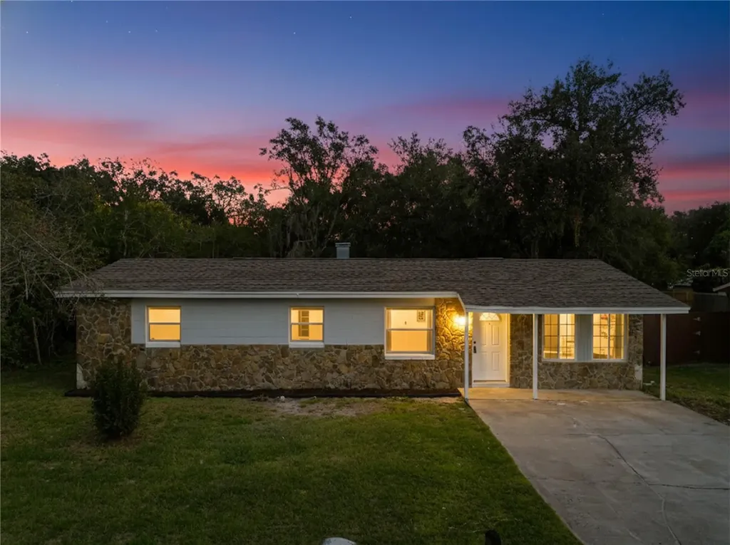 2927 Tampa Avenue Kissimmee FL 34744