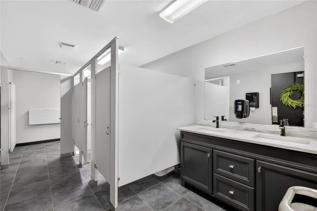 1055 & 1085 Teague Trail Lady Lake FL 32159