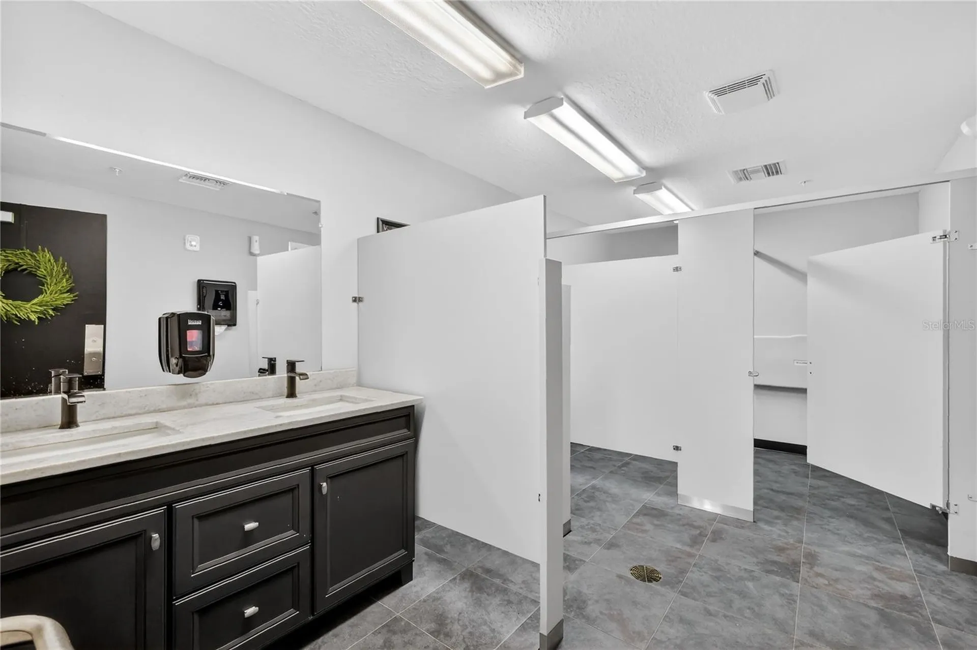 1055 & 1085 Teague Trail Lady Lake FL 32159