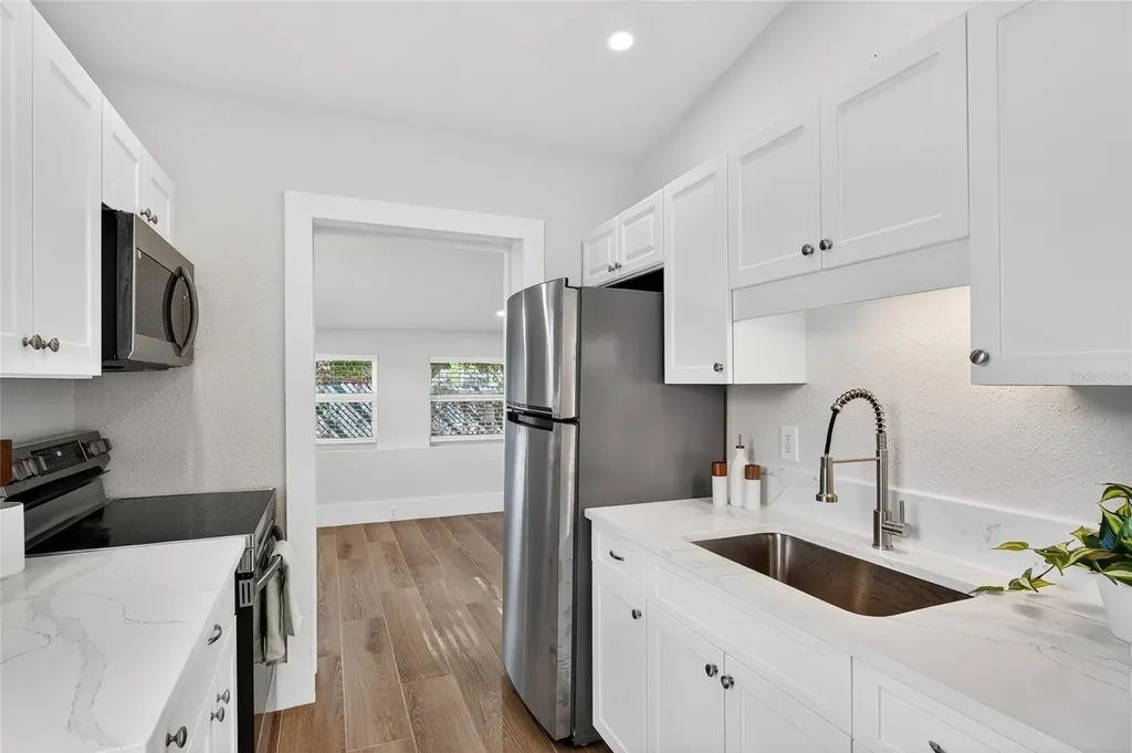 2547 Loma Linda Street Sarasota FL 34239