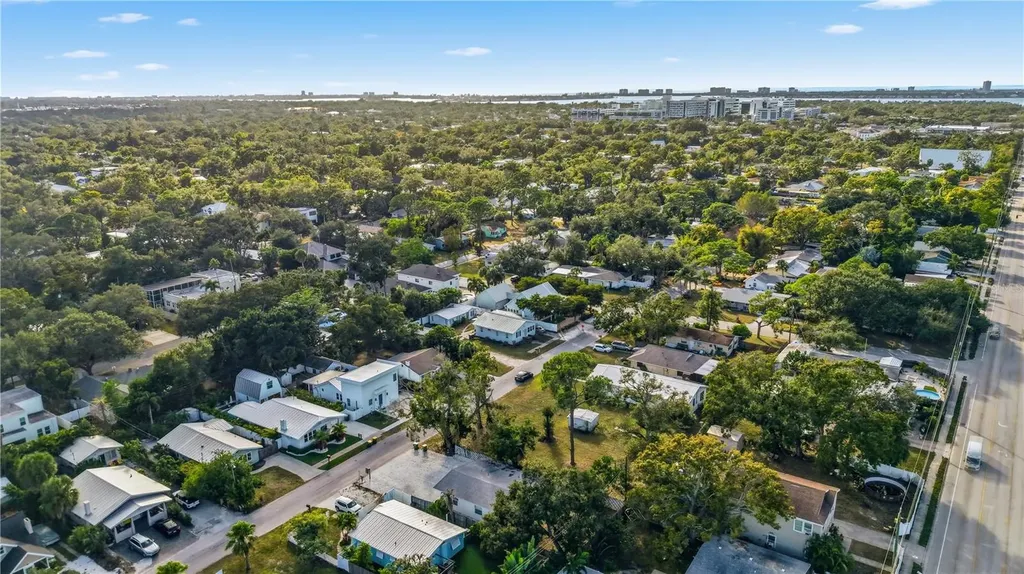 2547 Loma Linda Street Sarasota FL 34239