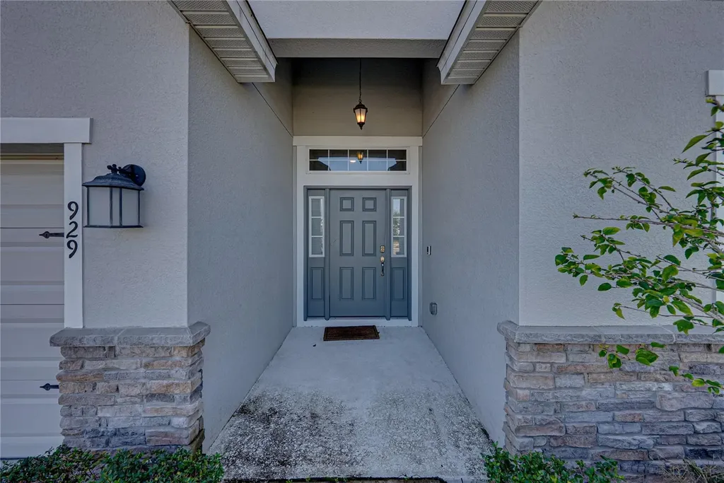 929 Montgomery Lane Polk City FL 33868