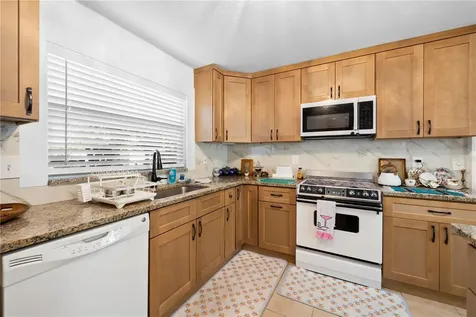 5122 Bay Boulevard Port Richey FL 34668