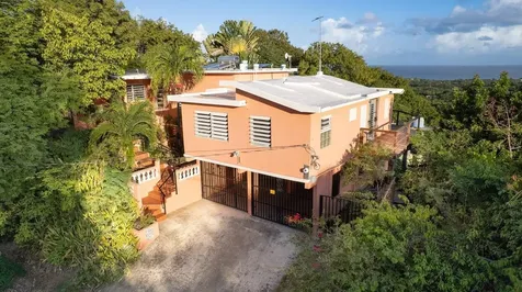 993 Calle 16 Vieques PR 00765