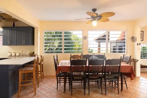 993 Calle 16 Vieques PR 00765