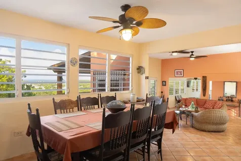 993 Calle 16 Vieques PR 00765
