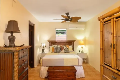 993 Calle 16 Vieques PR 00765
