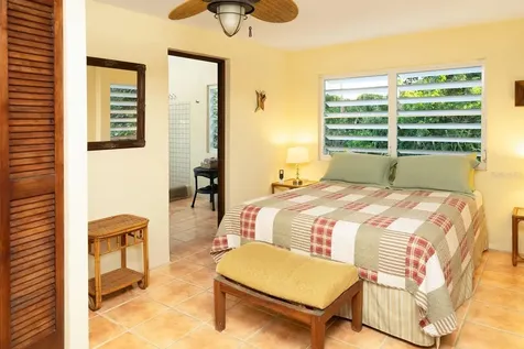 993 Calle 16 Vieques PR 00765