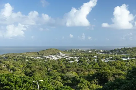 993 Calle 16 Vieques PR 00765