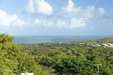 993 Calle 16 Vieques PR 00765