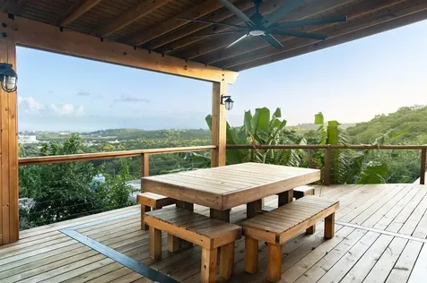 993 Calle 16 Vieques PR 00765