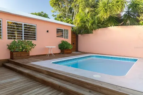 993 Calle 16 Vieques PR 00765