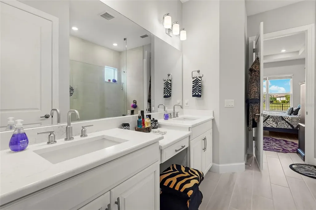 6145 Grandview Hill Court Bradenton FL 34203