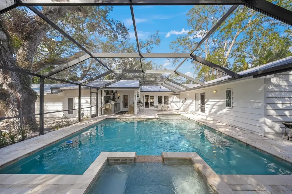 3331 Old Oak Drive Sarasota FL 34239