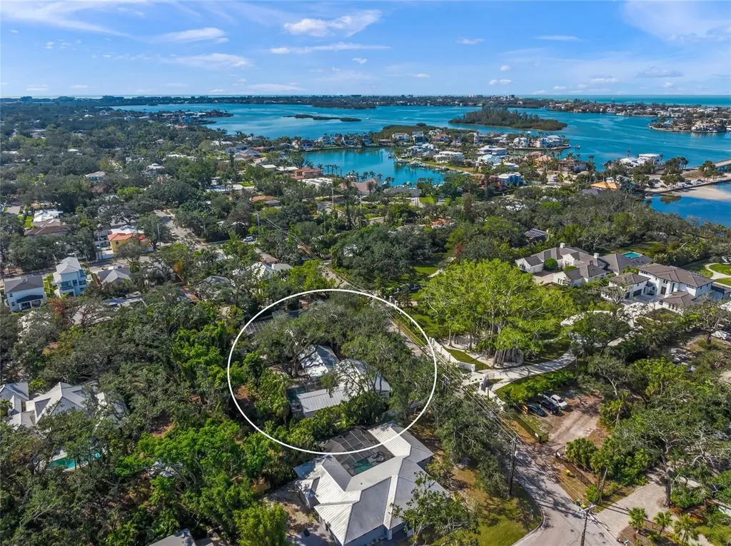 3331 Old Oak Drive Sarasota FL 34239