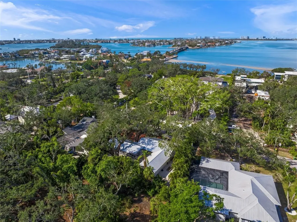 3331 Old Oak Drive Sarasota FL 34239