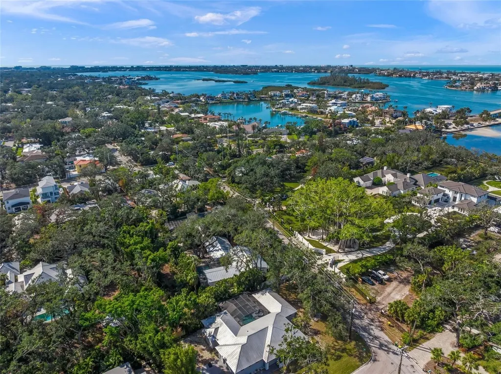 3331 Old Oak Drive Sarasota FL 34239