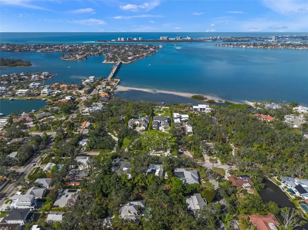 3331 Old Oak Drive Sarasota FL 34239
