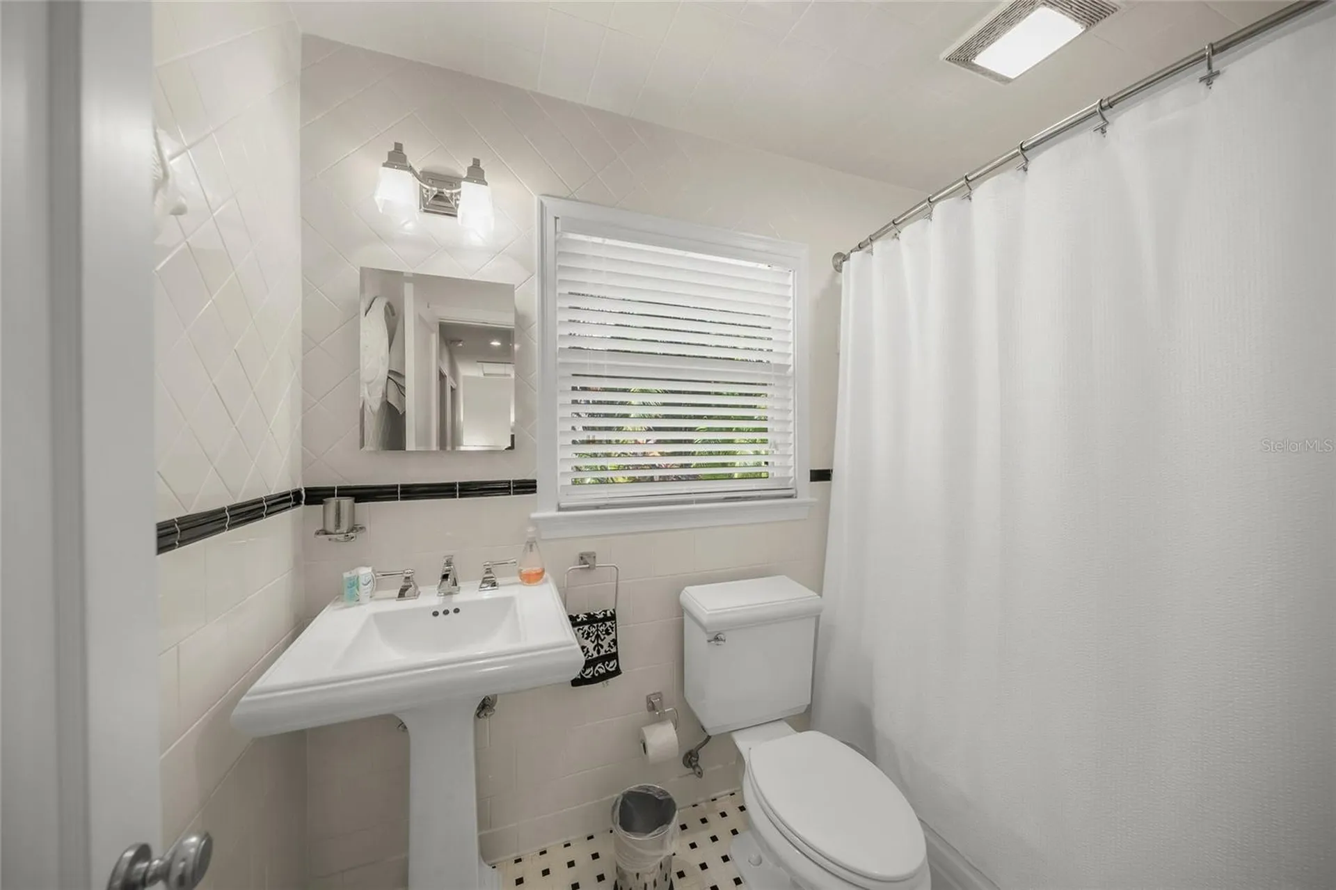 3331 Old Oak Drive Sarasota FL 34239
