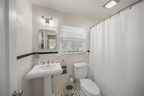 3331 Old Oak Drive Sarasota FL 34239