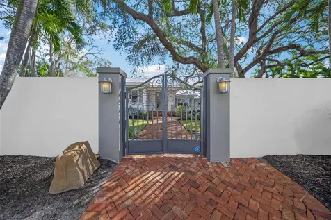 3331 Old Oak Drive Sarasota FL 34239