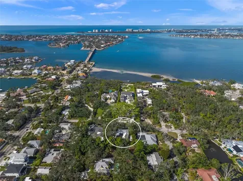 3331 Old Oak Drive Sarasota FL 34239