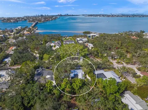 3331 Old Oak Drive Sarasota FL 34239