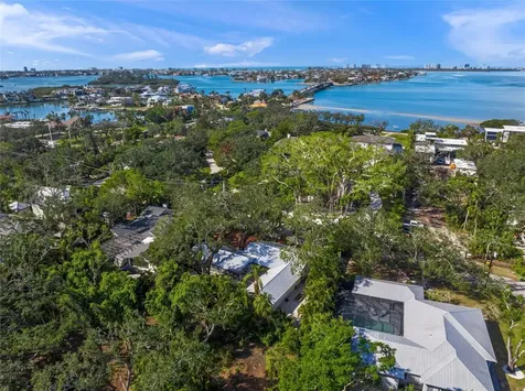3331 Old Oak Drive Sarasota FL 34239