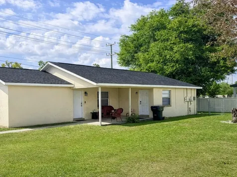 2359/2361 Chestnut Hills Drive Lakeland FL 33805