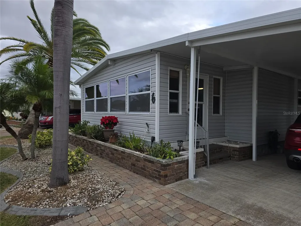 6 S Botany Bay Circle Englewood FL 34223