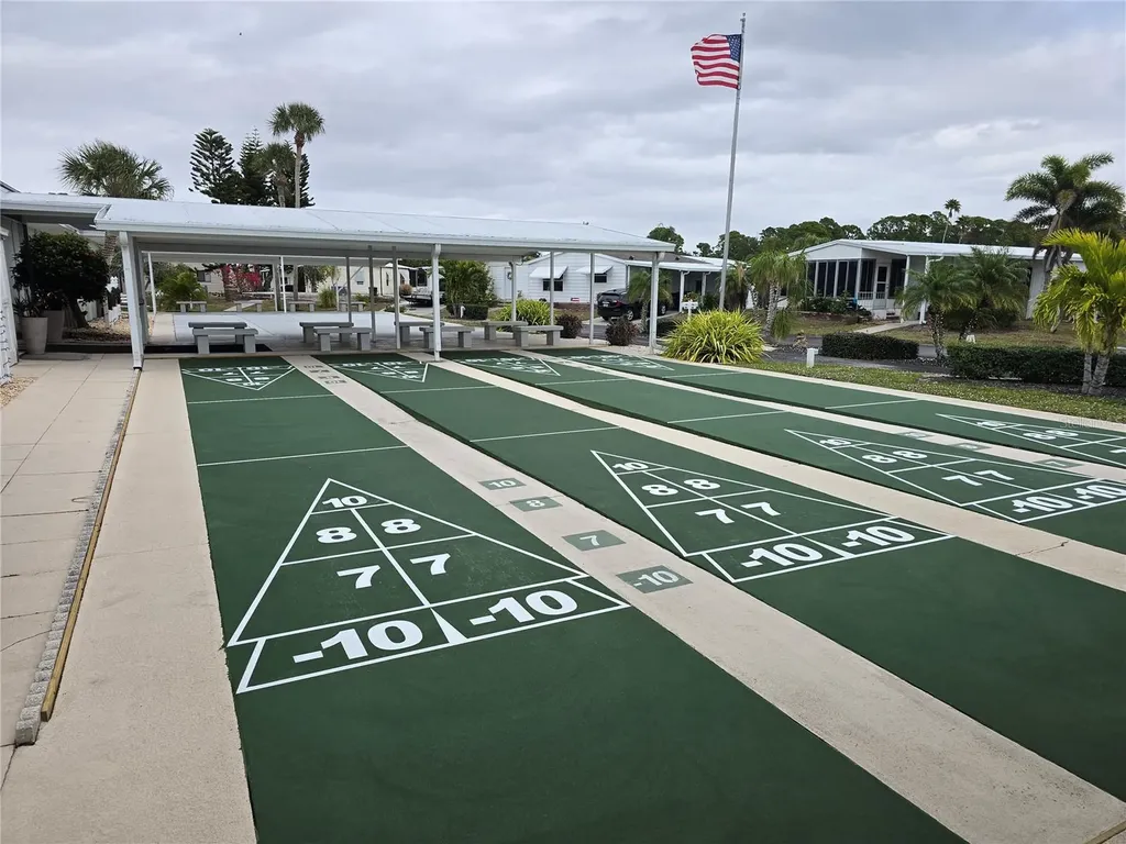 6 S Botany Bay Circle Englewood FL 34223