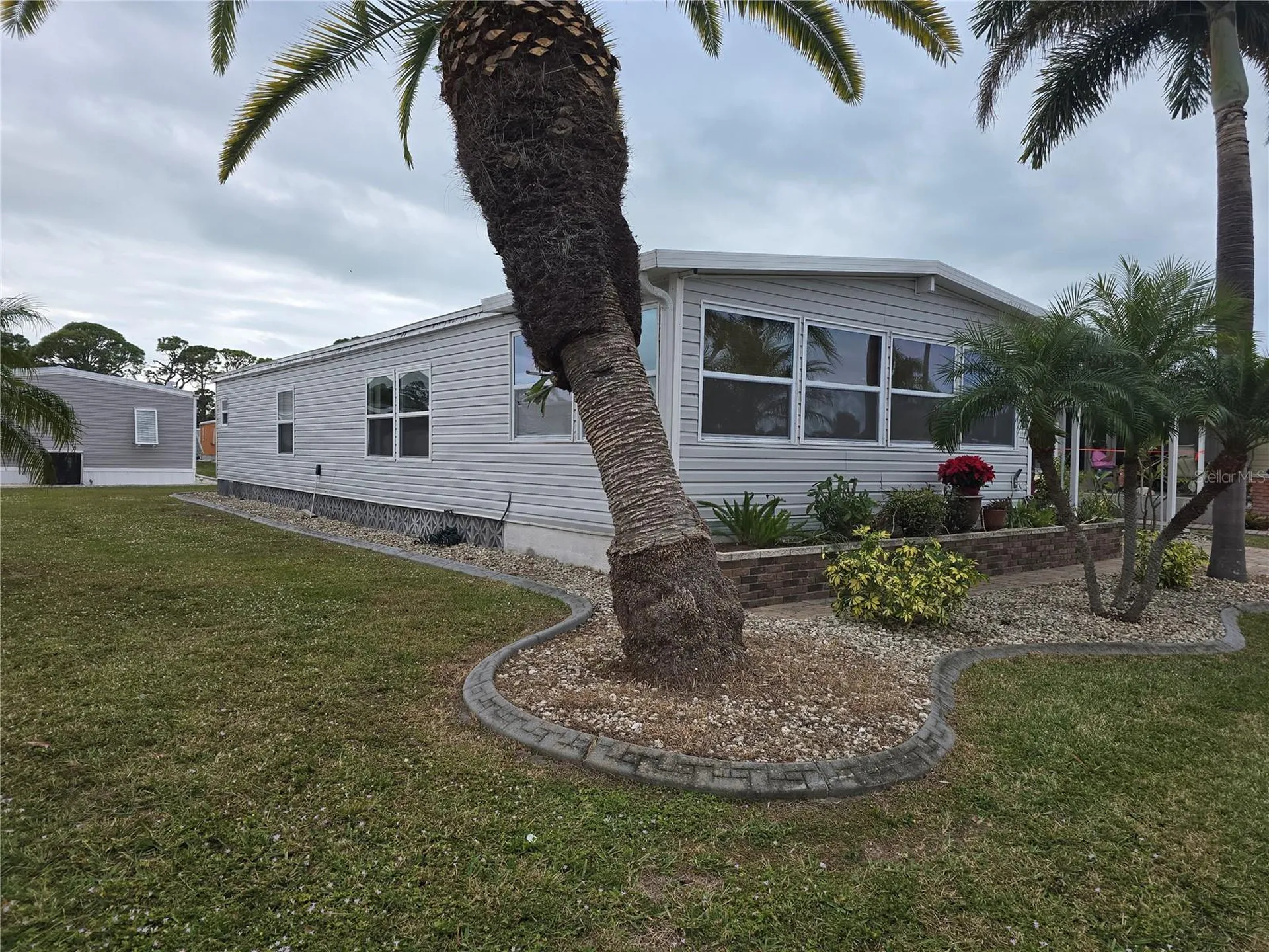 6 S Botany Bay Circle Englewood FL 34223