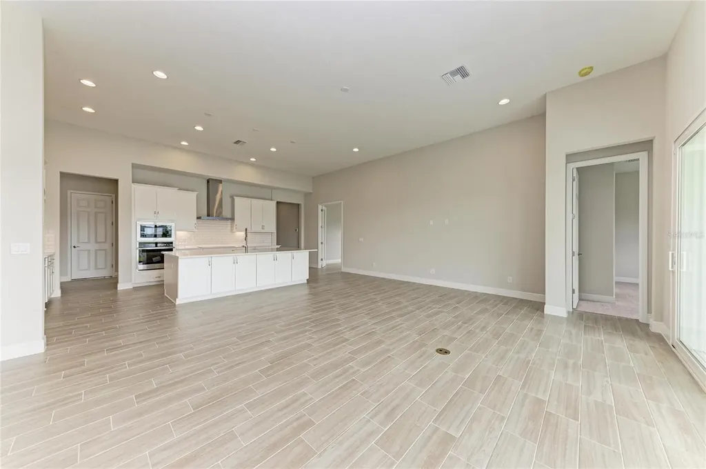 9592 Surrey Rose Drive San Antonio FL 33576