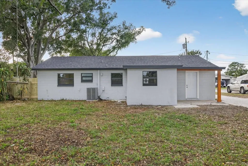 6107 Cole Drive Tampa FL 33634