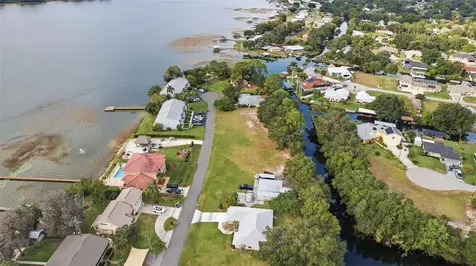 183 Blue Moon Avenue Lake Placid FL 33852