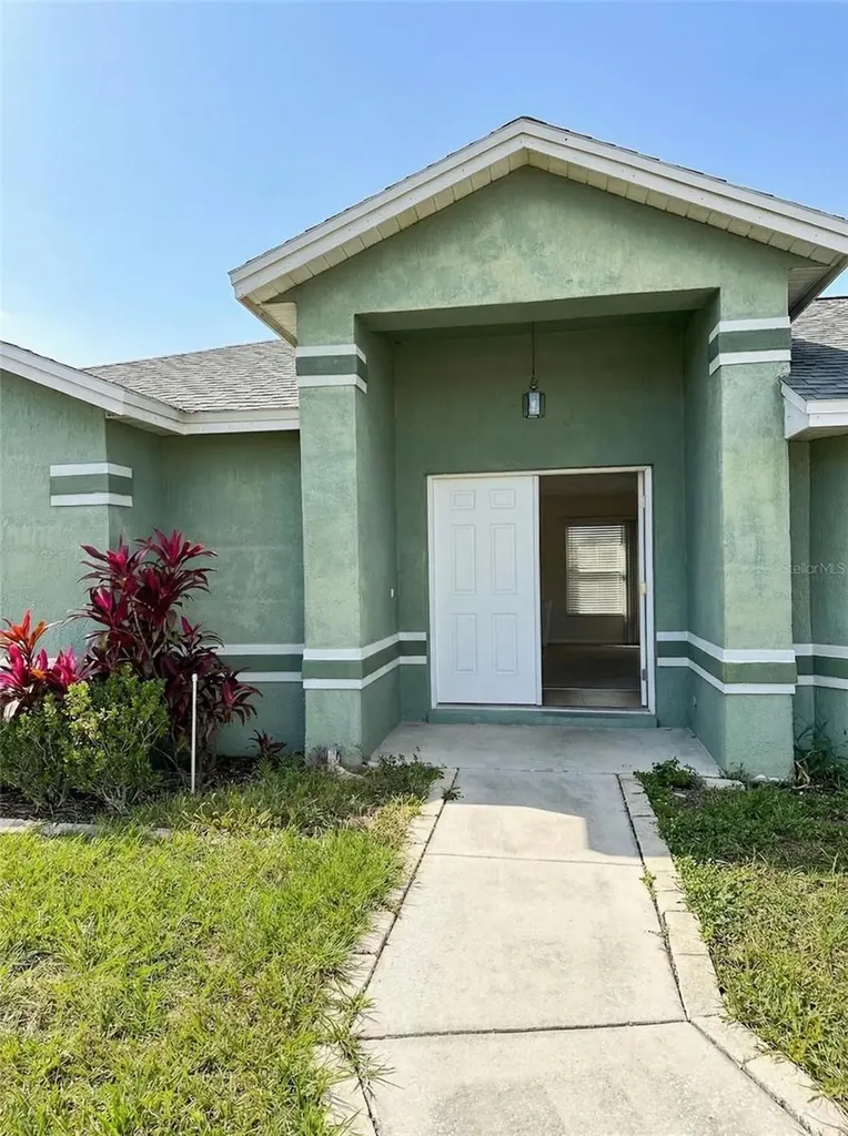 702 Tartan Loop Lake Wales FL 33853