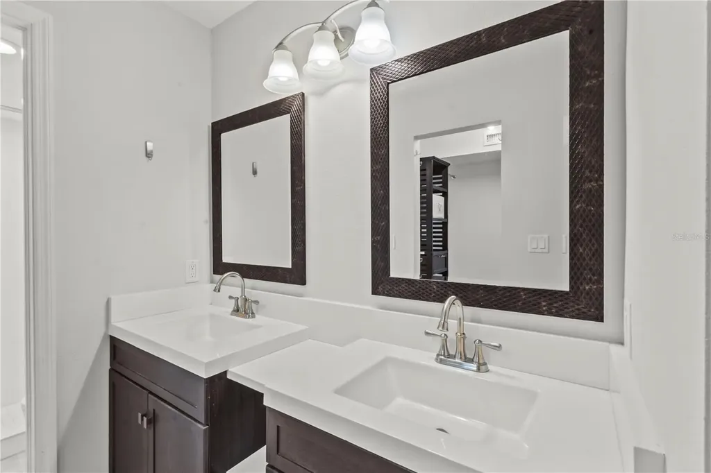 5618 Ashton Lake Drive Sarasota FL 34231