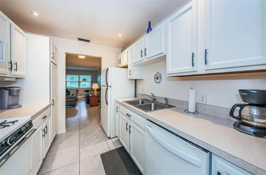 5267 81st Street N St Petersburg FL 33709