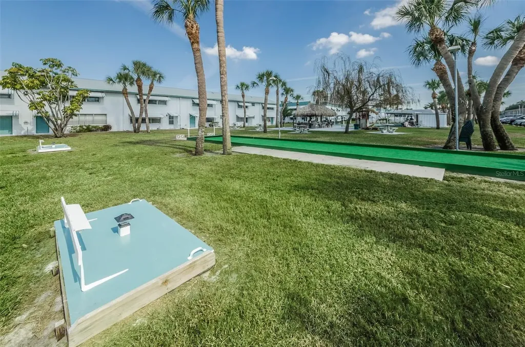 5267 81st Street N St Petersburg FL 33709