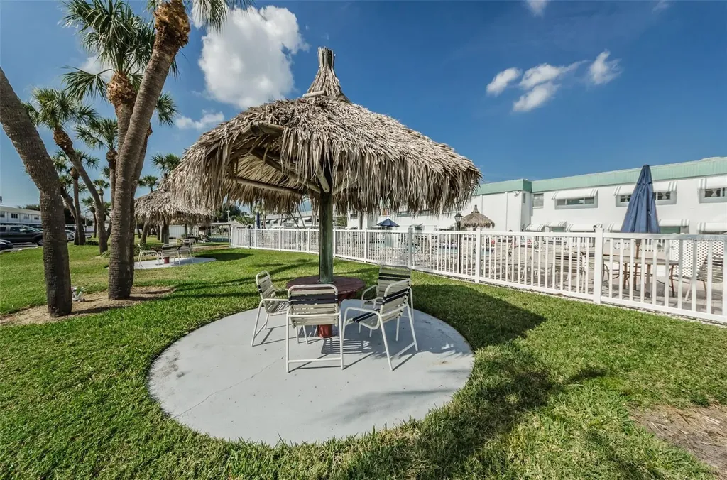 5267 81st Street N St Petersburg FL 33709